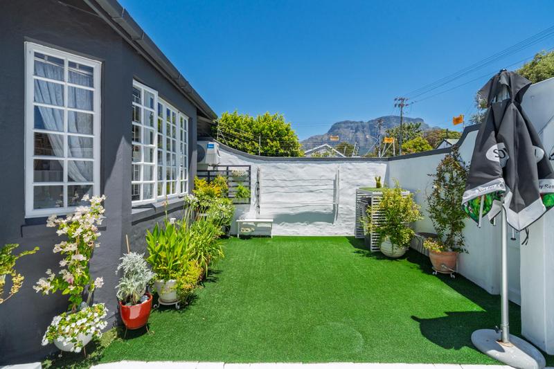 2 Bedroom Property for Sale in Harfield Village Western Cape